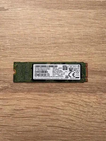 M2 SSD Samsung 256 Gb — slide rule, modem, buckle