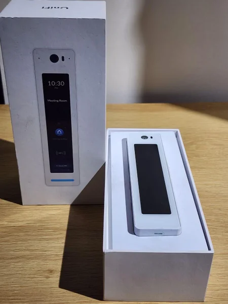 Ubiquiti UniFi Access G2 Pro (UA-G2-Pro) — iPod, modem