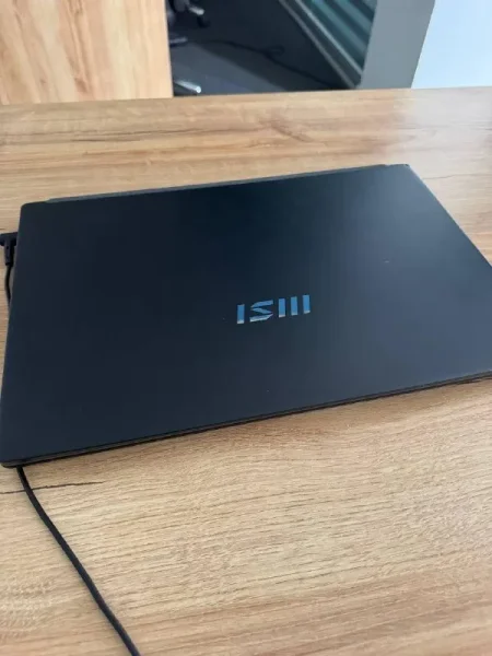 Ноутбук MSI Modern 15 B12M — hard disc, CD player, notebook