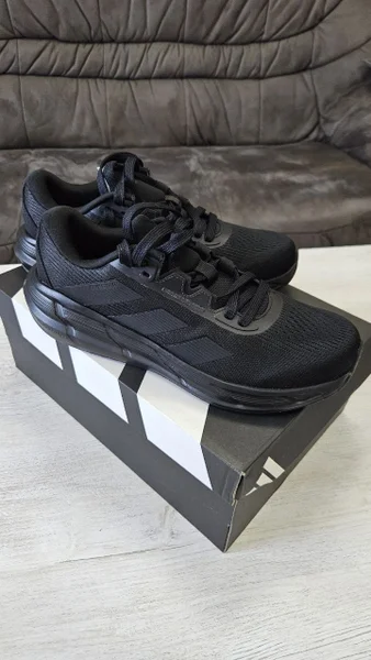 Кроссовки Adidas — running shoe