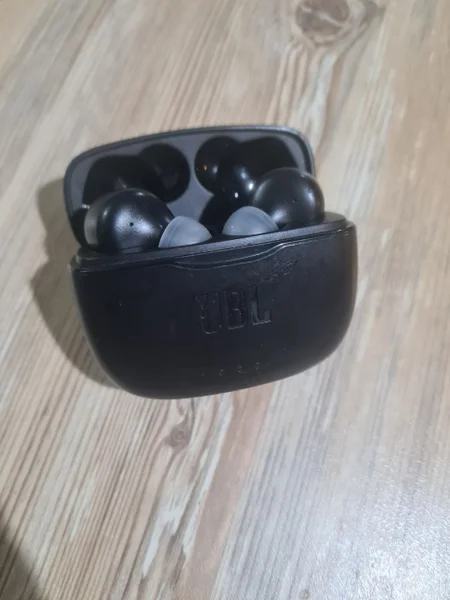 Беспроводные наушники JBL Tune 215TWS — loupe, remote control
