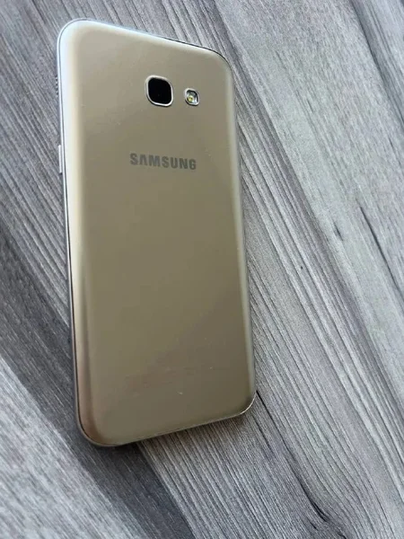 Samsung Galaxy A5 (2016) — modem, lighter, remote control
