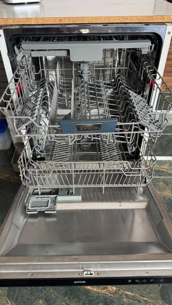 Посудомоечная машина — dishwasher