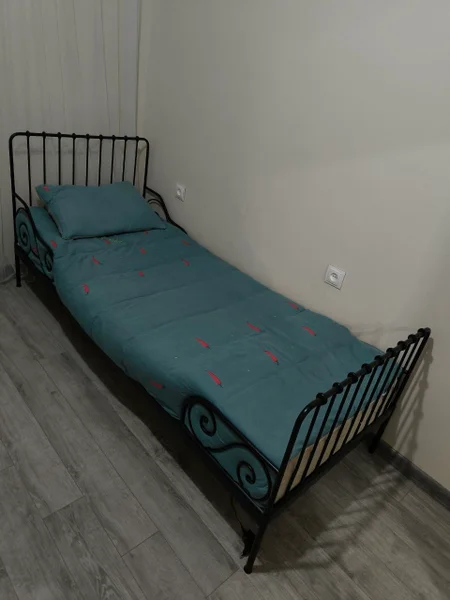 Детская кровать Ikea Minnen с матрасом и реечным дном — studio couch