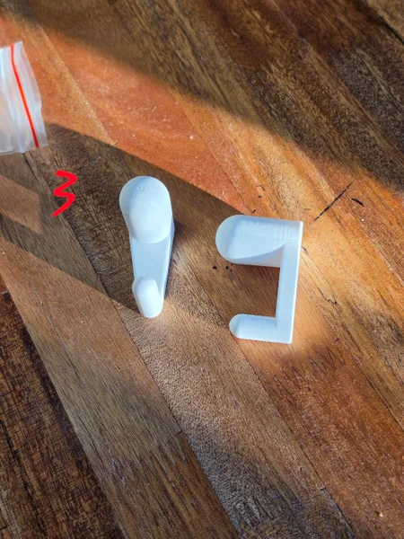 Минималистичная подставка для Ноутбука — pill bottle, rubber eraser