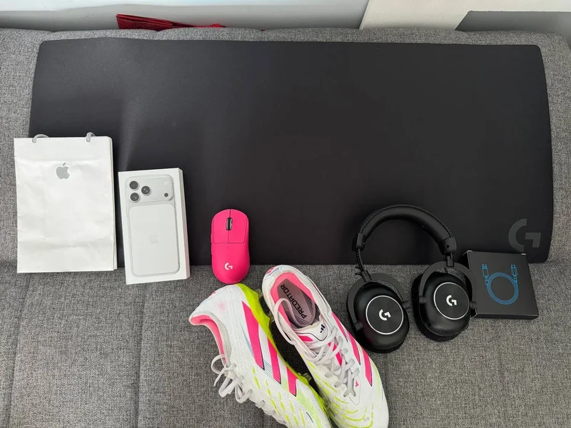 iPod, iron, CD player, running shoe — iPod, iron, CD player