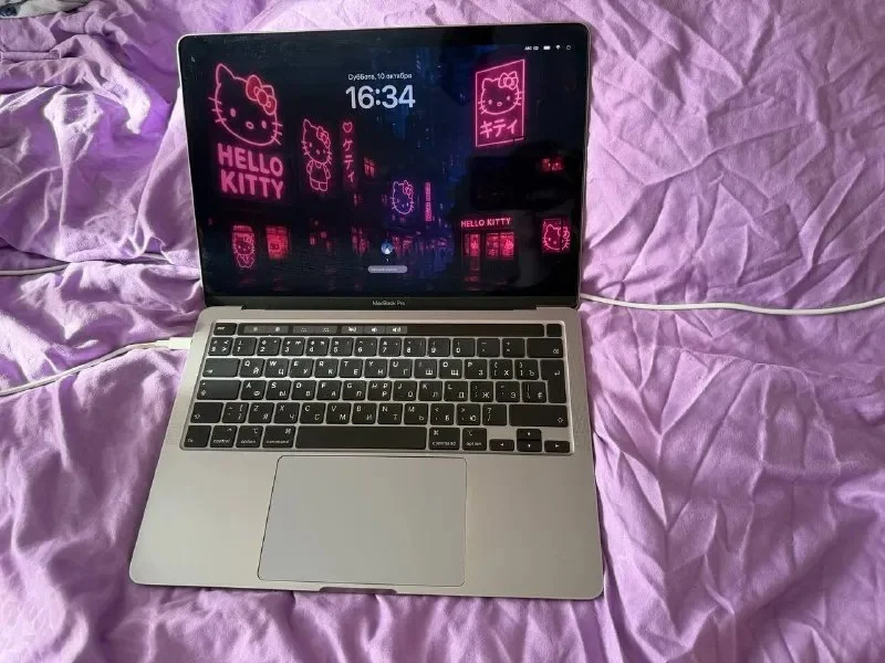 MacBook Pro 13 (2020) i5 16GB 256GB