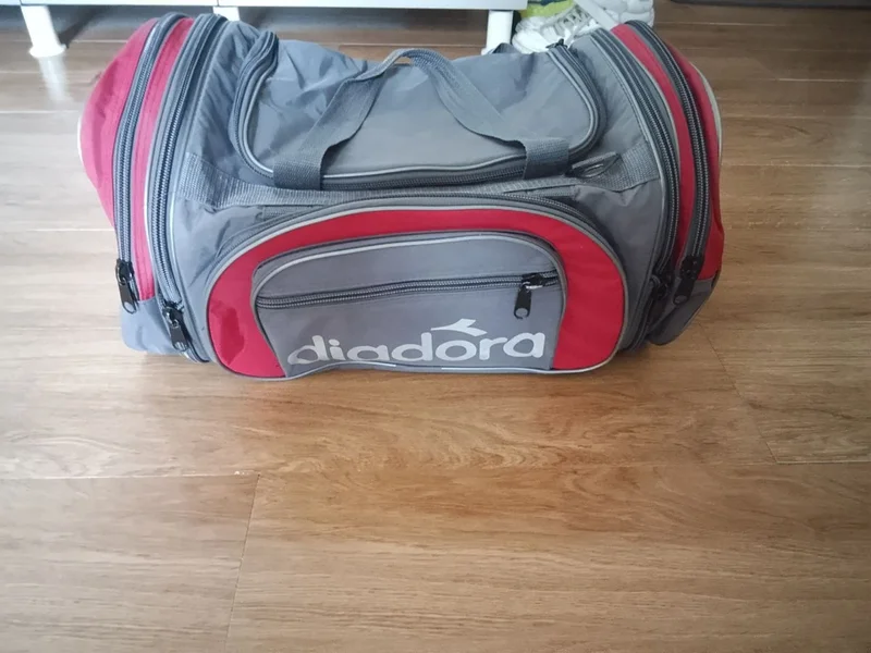 Спортивно-дорожная сумка Diadora