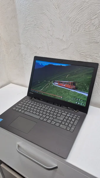 Ноутбук Lenovo 15.6"