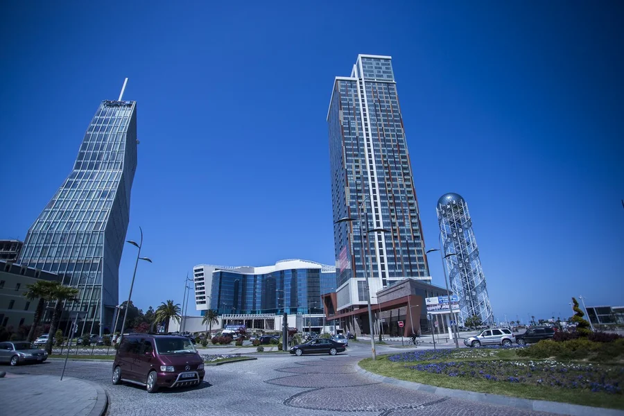 Апартаменты в Porta Tower с видом и балконом