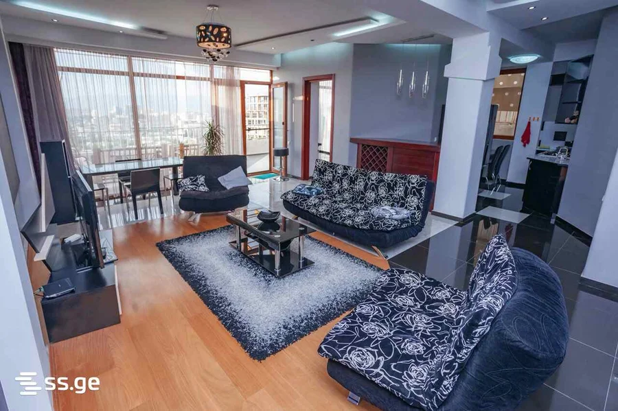 3 room Flat For Sale. Vake
