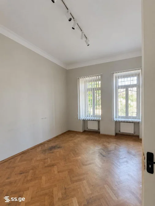 Commercial Real Estate For Rent. Chugureti