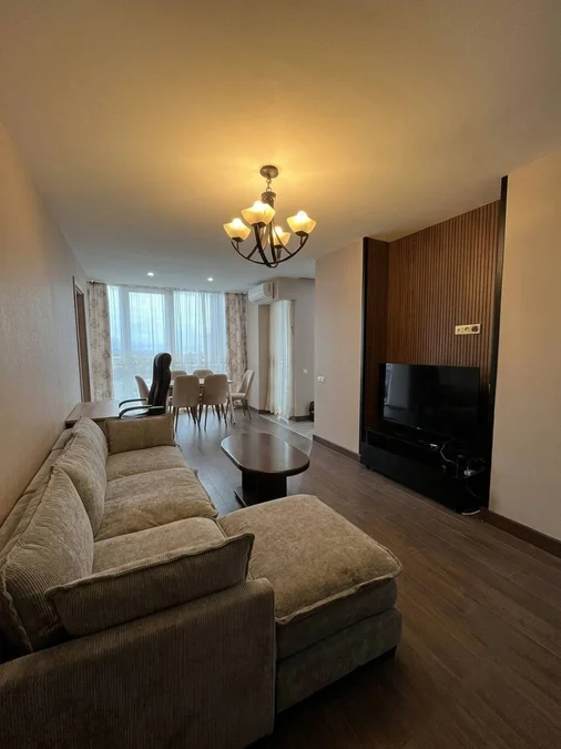 3-комнатная квартира, 84 м², ул. Реджаб Нижарадзе, 18, $750/мес