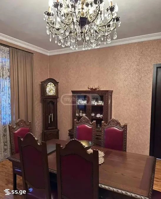 4 комнатная квартира Продаётся. Вера