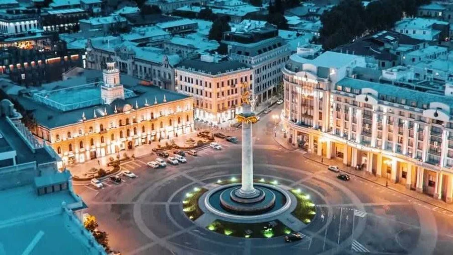 4-комнатная квартира посуточно. Мтацминда