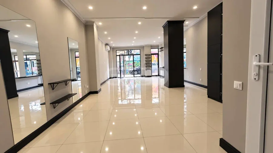 Коммерческое помещение 55 кв.м в Старом Батуми, $1200