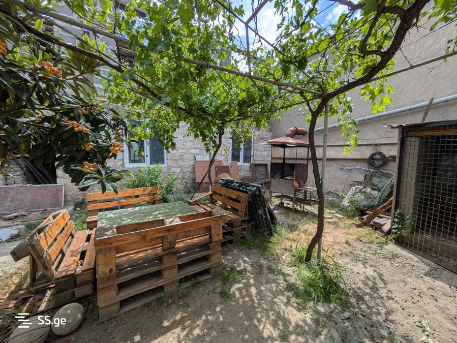 7 room Private House For Sale. Isani