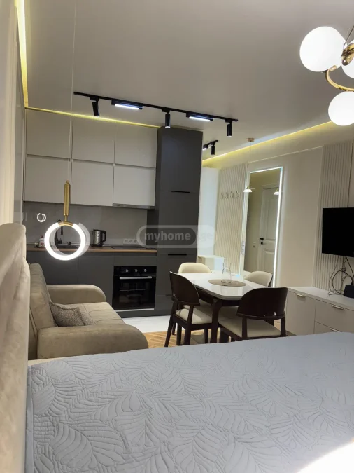 Студия на улице Багратиони, 131а