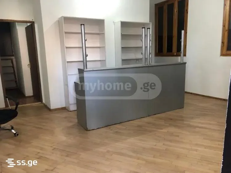 Цокольный этаж в аренду. Дигоми