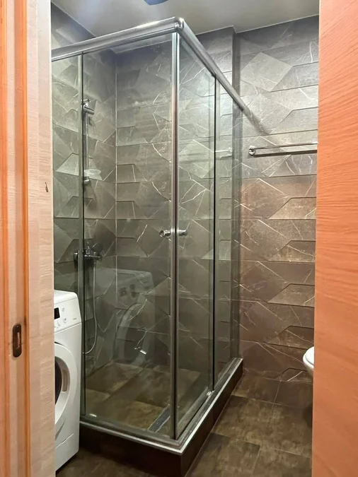 3-комнатная квартира с 2 спальнями, ул. Селима Химшиашвили, $600