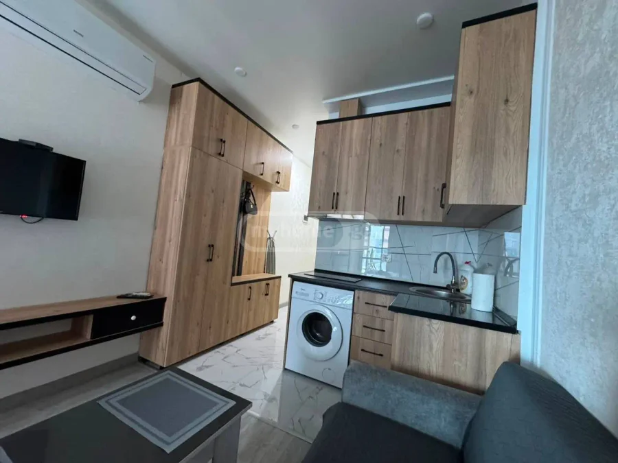 Зонированная студия, Шартава 8, $400