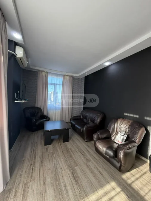 Квартира (65 м²)