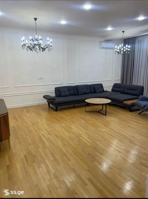 5 room Flat For Rent. Sololaki
