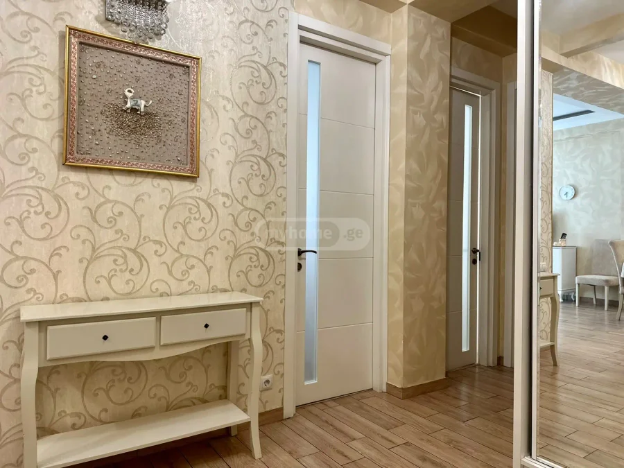 3-комнатная квартира в Сабуртало