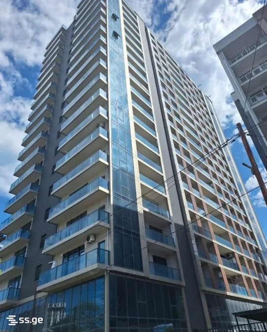 1+1 на Metro City Airport road 17 Airport District