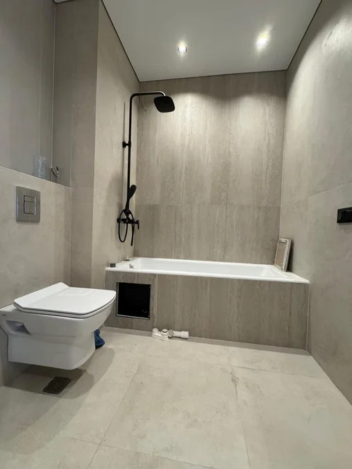 Белый дом: 2-комнатная, 82.0 м²