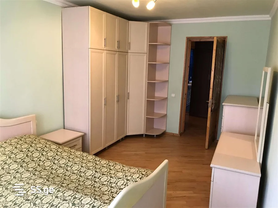 4-комнатная квартира в Тбилиси
