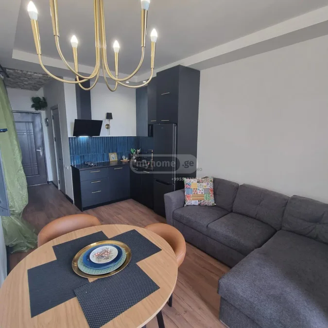 1+1 в центре , $750