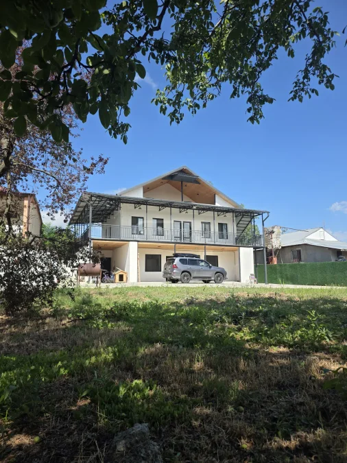 : Продаётся частный дом с 10+ комнатами в Цавкиси
