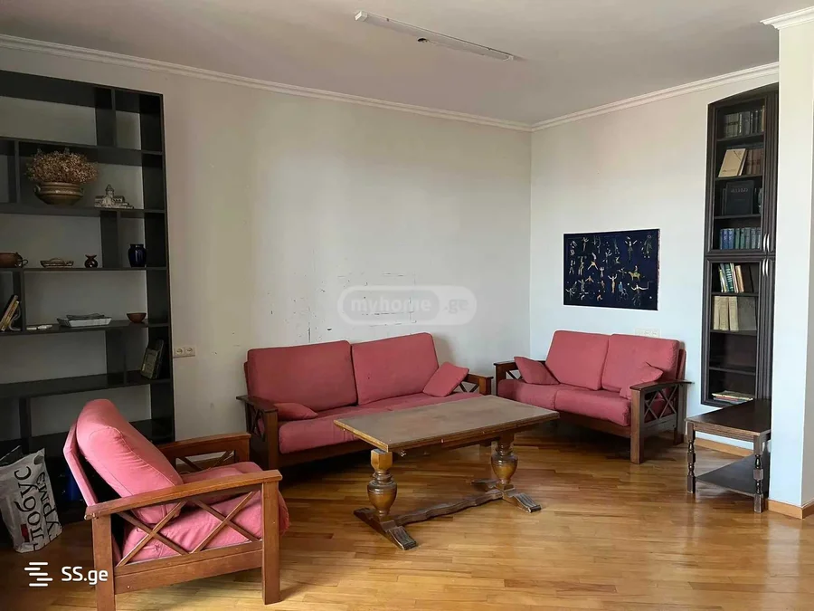 3 room Flat For Rent. Vera