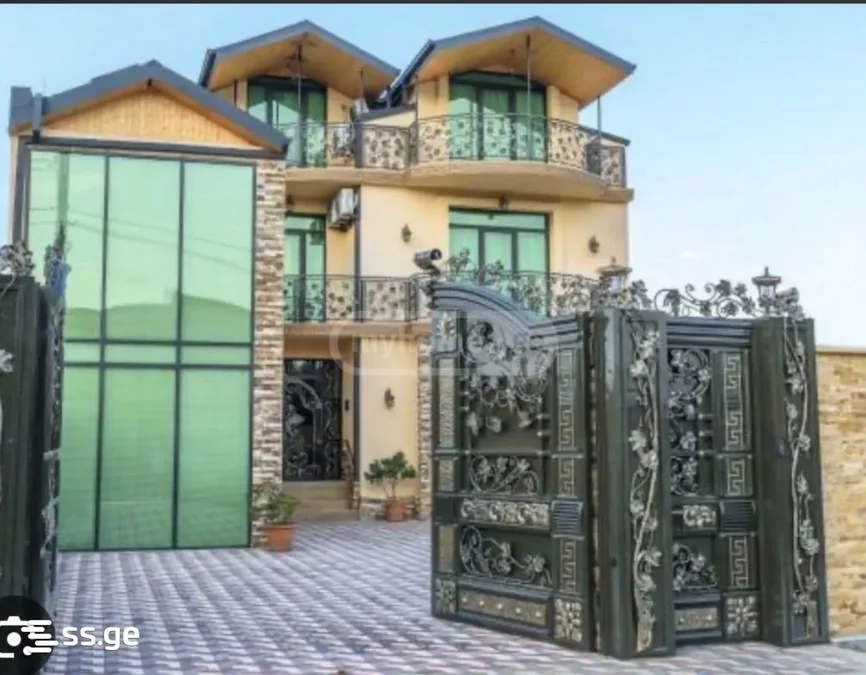 Частный дом Ивертубани