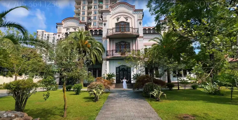 9 room Private House For Sale