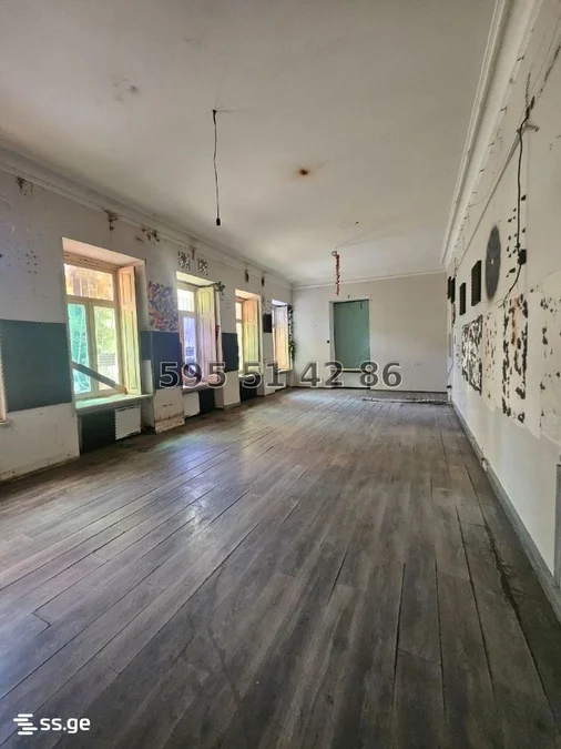 Commercial space For Rent. Sololaki