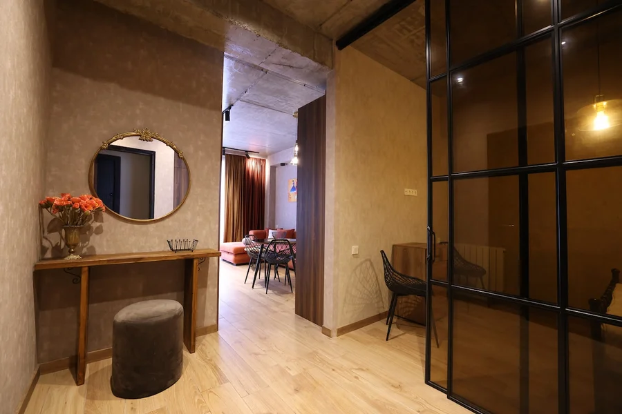 Urban Loft Tbilisi | 2-комнатный лофт в индустриальном стиле с видом