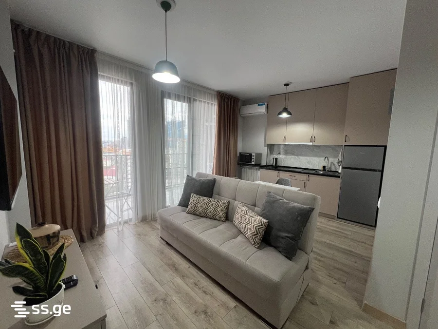 1+1 на Anatoli Kacharava St, 5 5 Agmashenebeli