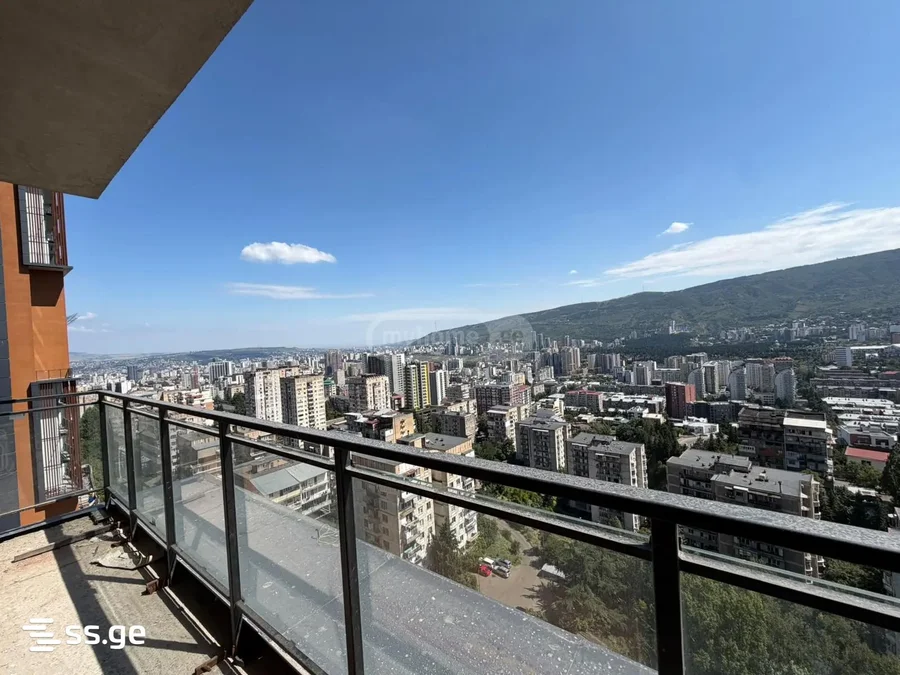 4-комнатная квартира в Тбилиси