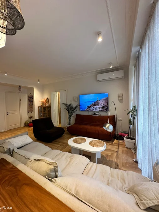 4 room Flat For Sale. Vake