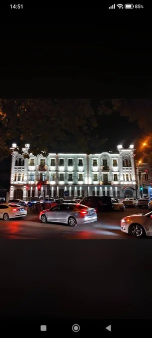 Трёх комнатная квартира в новом отреставрированном здании. квартира в центре Тбилиси, в историческом доме графа