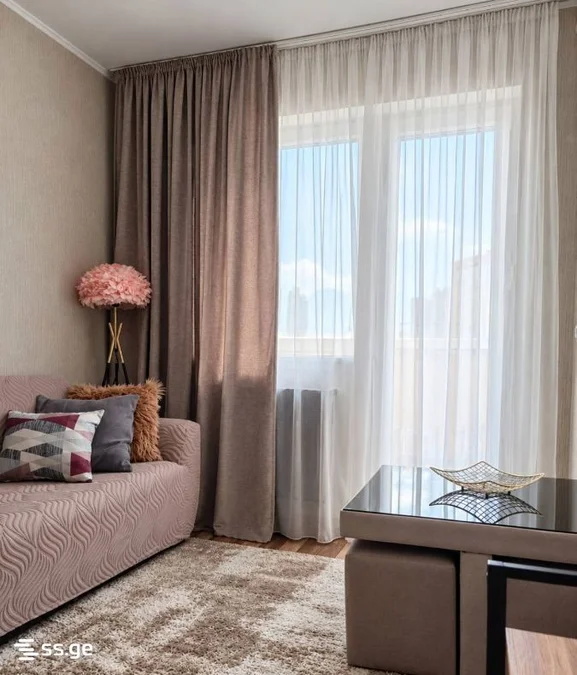 2 room Flat For Rent. Isani