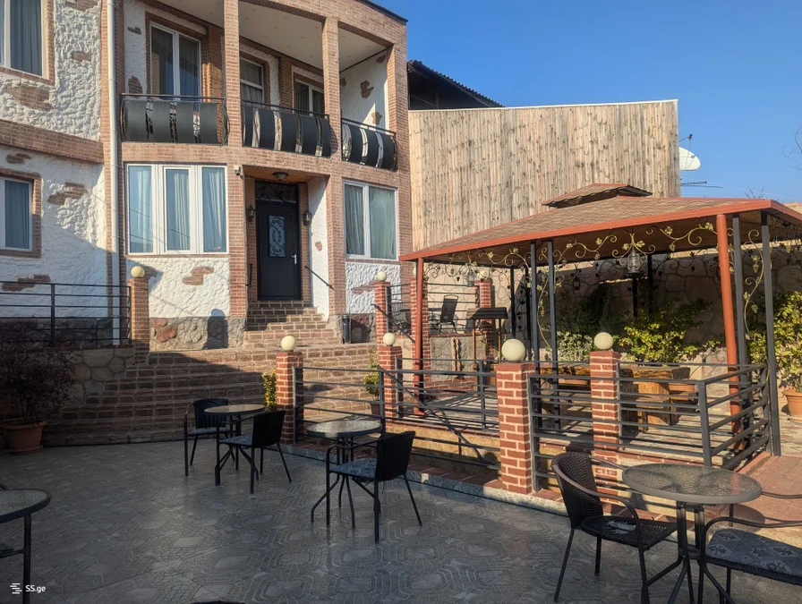 8 room Hotel For Sale. Ortachala