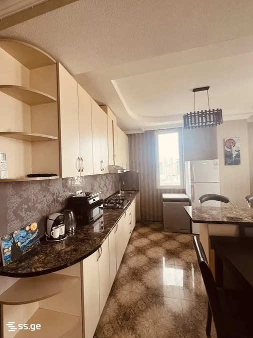4-комнатная квартира на Агмашенебели, $950