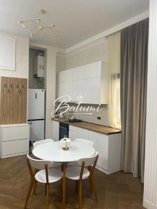 2+1 с видом на море в Старом Батуми, $750