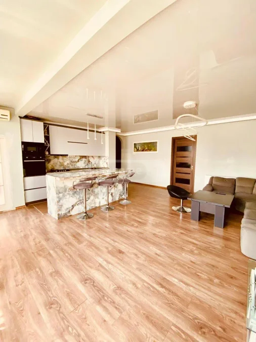Квартира 2+1, 90 м²