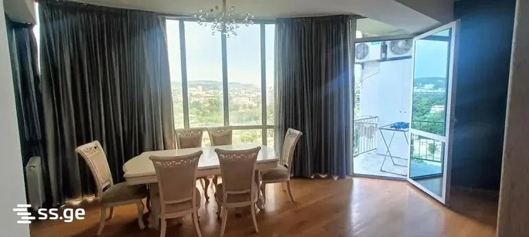 Паркинг на bochorishvili st. 37 Saburtalo