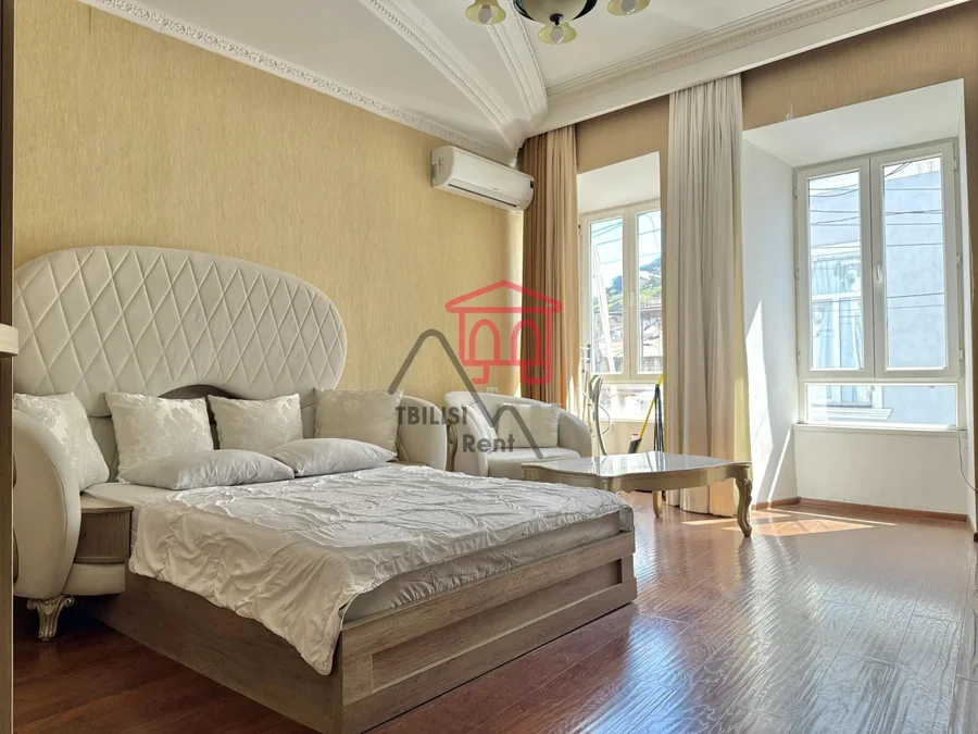3 комнаты, 2 спальни, ул. Саянтова, $700