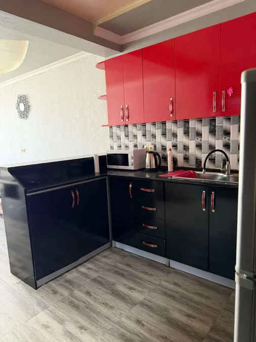 Квартиру, ул. Кобаладзе 8а, $400